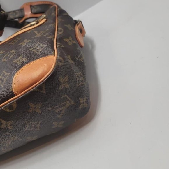Louis Vuitton Authentic Potomac Crossbody Messenger - Picture 4 of 16